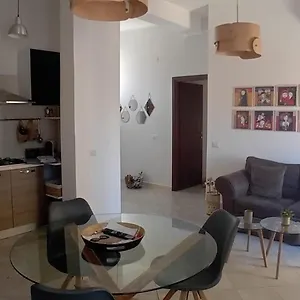 Appartamento Civico 16a - - With Private Parking, Quartu SantʼElena